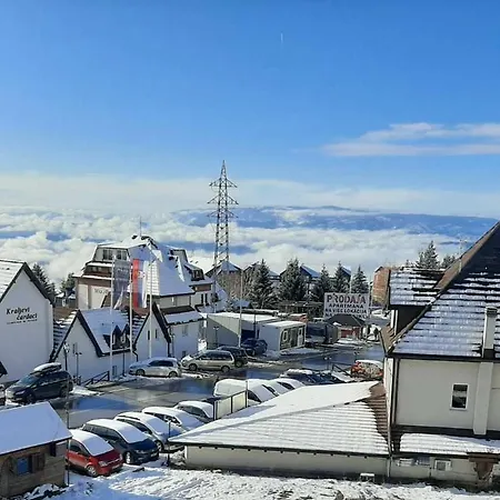 Cardak U Sumi 公寓 *